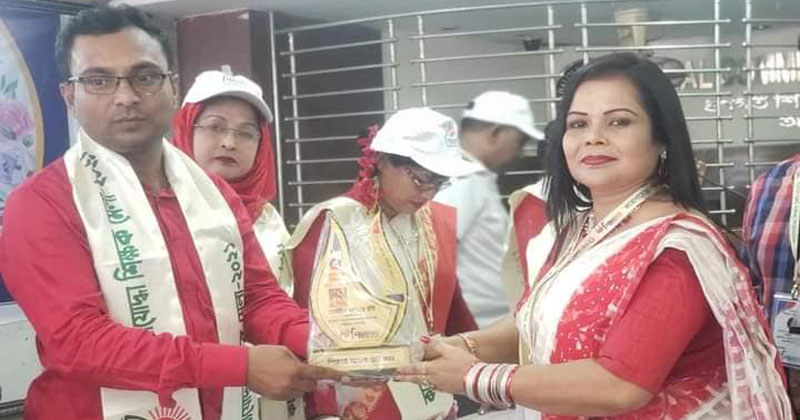 করোনাযোদ্ধা শিক্ষক সম্মাননা পেলেন নাসরিন আক্তার ইতি