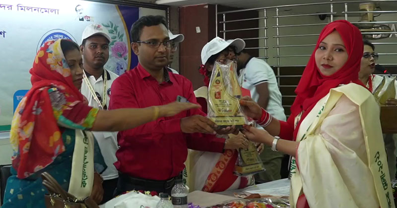 করোনাযোদ্ধা শিক্ষক সম্মাননা পেলেন উম্মে কুলছুম