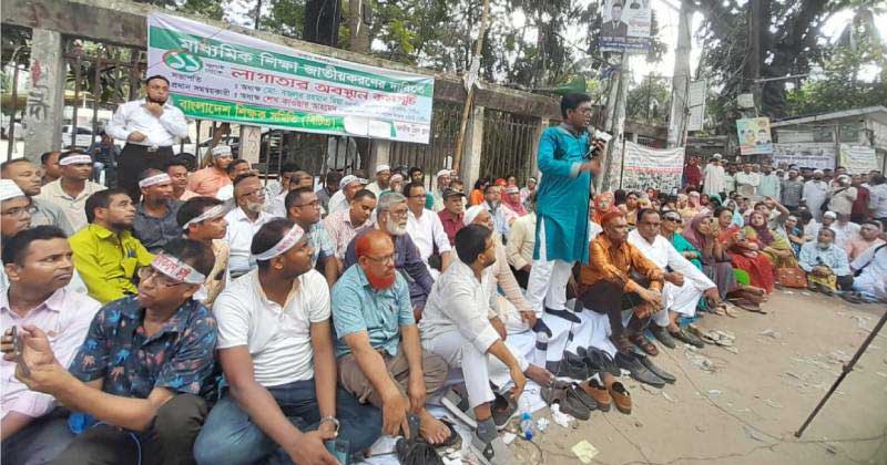প্রধানমন্ত্রীর ‘৫ মিনিটের’ সাক্ষাৎ পেলে চলে যাবেন শিক্ষকরা
