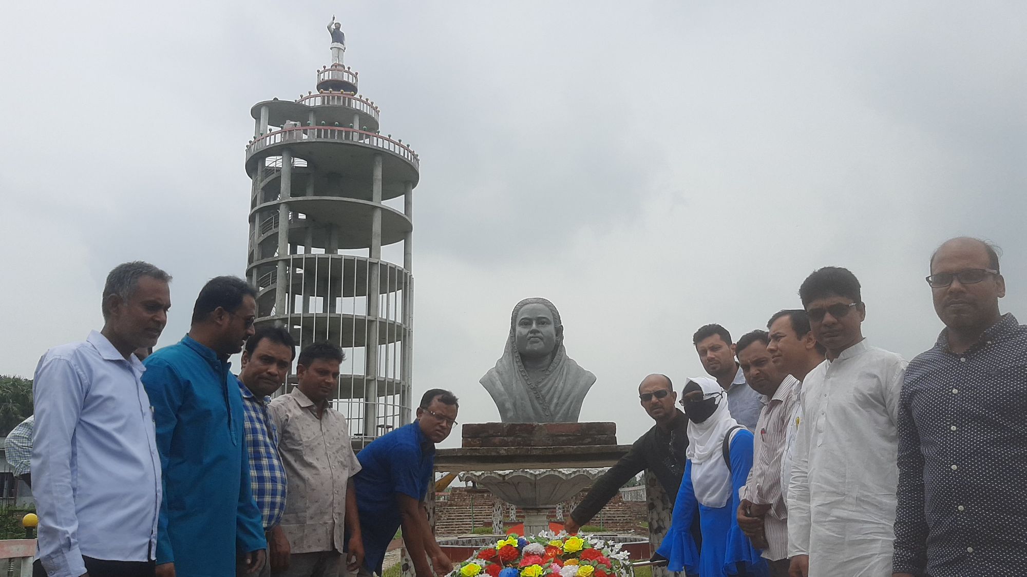 বঙ্গমাতার জন্মদিনে সরকারি জাতির জনক বঙ্গবন্ধু শেখ মুজিব মেমোরিয়াল কলেজের শ্রদ্ধা