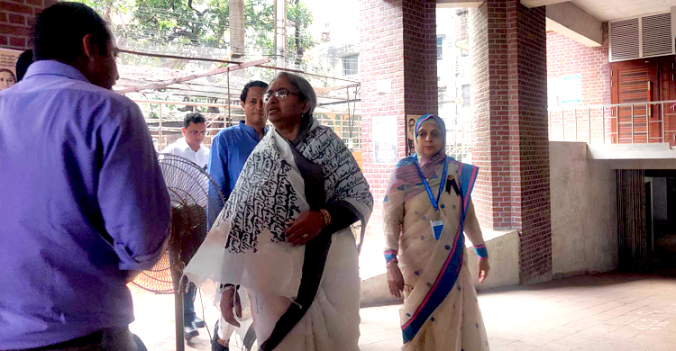 এইচএসসি পরীক্ষার কেন্দ্র পরিদর্শনে শিক্ষামন্ত্রী