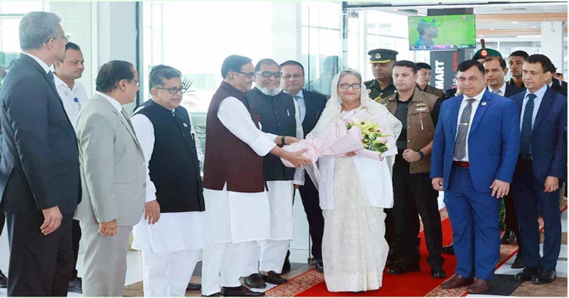 দেশে ফিরেছেন প্রধানমন্ত্রী শেখ হাসিনা
