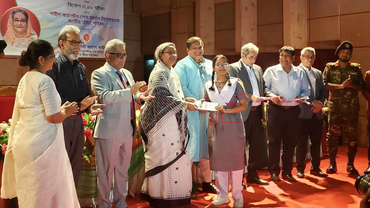 নতুন কারিকুলামে খেলাধুলাকে অনেক গুরুত্ব দেওয়া হয়েছে